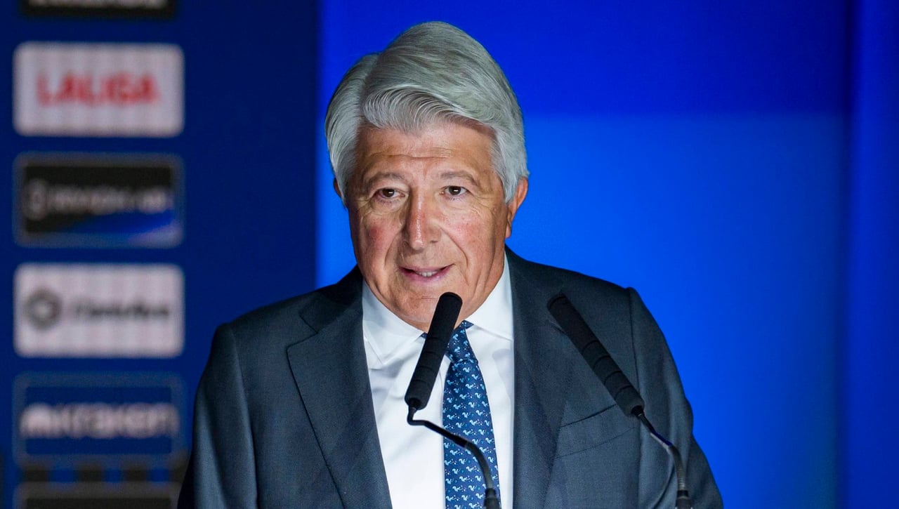 Enrique Cerezo, presidente del Atlético de Madrid, se 'moja' con la polémica del agua caliente y LaLiga en Miami