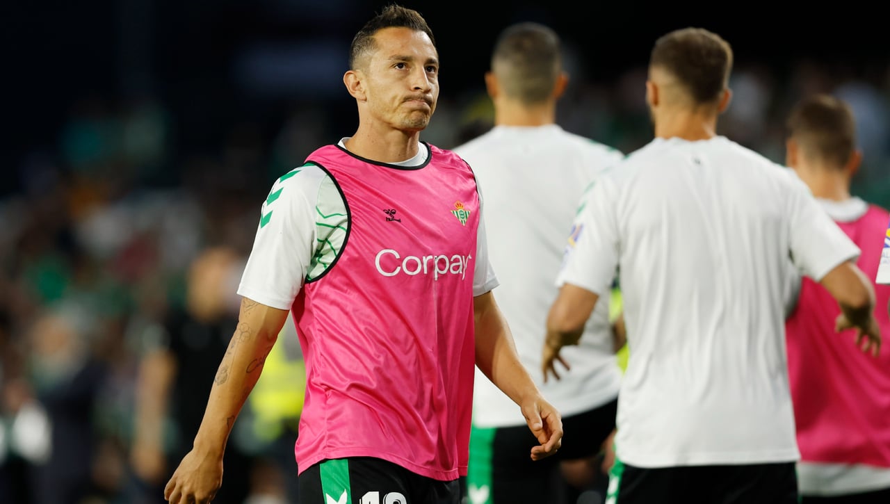 El secreto bético de Guardado y su primer once como entrenador