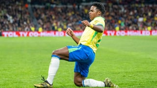 El 'bautizo' de Endrick en el Bernabéu: gol, patadas y reencuentro con Florentino