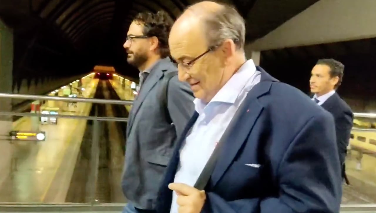 La plana mayor del Sevilla vuelve de Madrid con los deberes hechos y el cambio del entrenamiento resulta sospechoso