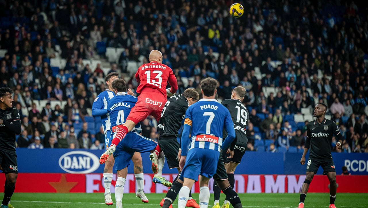 Dmitrovic lo deja claro con Joan García