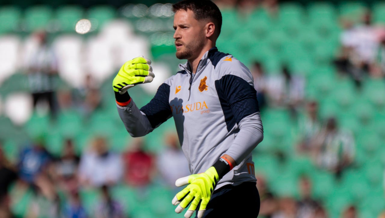 Álex Remiro, estalla