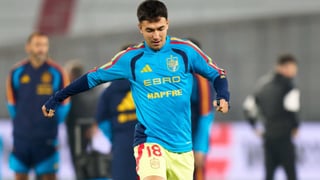 Zubimendi llama a la calma tras la goleada: "Aunque ganemos 0-4, hay cosas que mejorar"