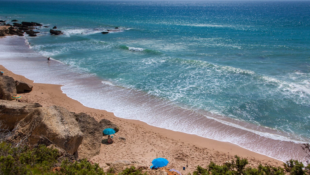 La playa más desconocida y tranquila de Andalucía: sin turistas y muy cerca de Conil 