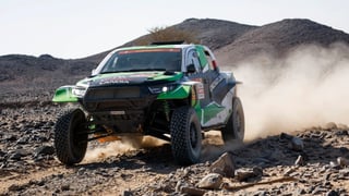 Eryk Goczal se presenta en sociedad y Nani Roma aprovecha el error de Al-Attiyah