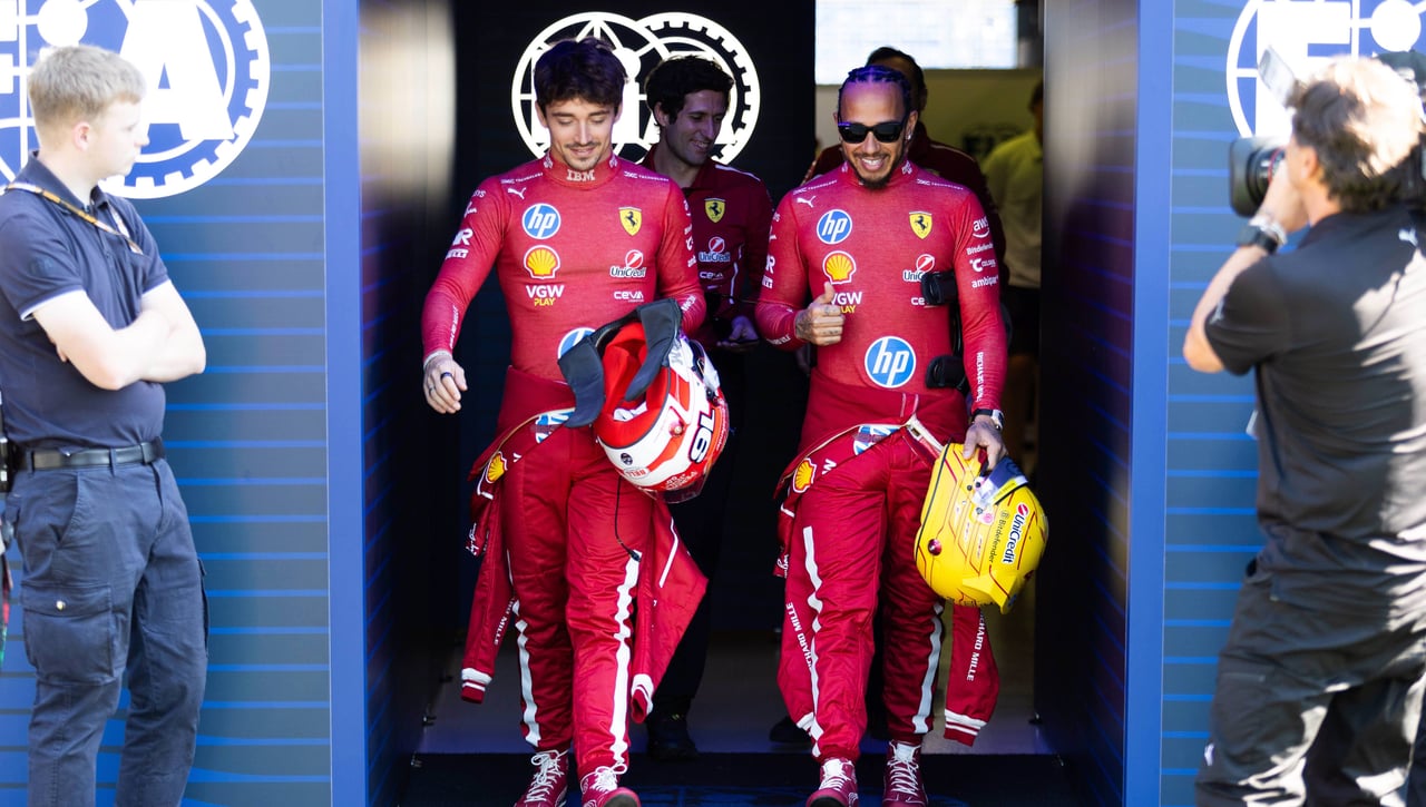 Leclerc le enseña a Hamilton quien manda en Ferrari