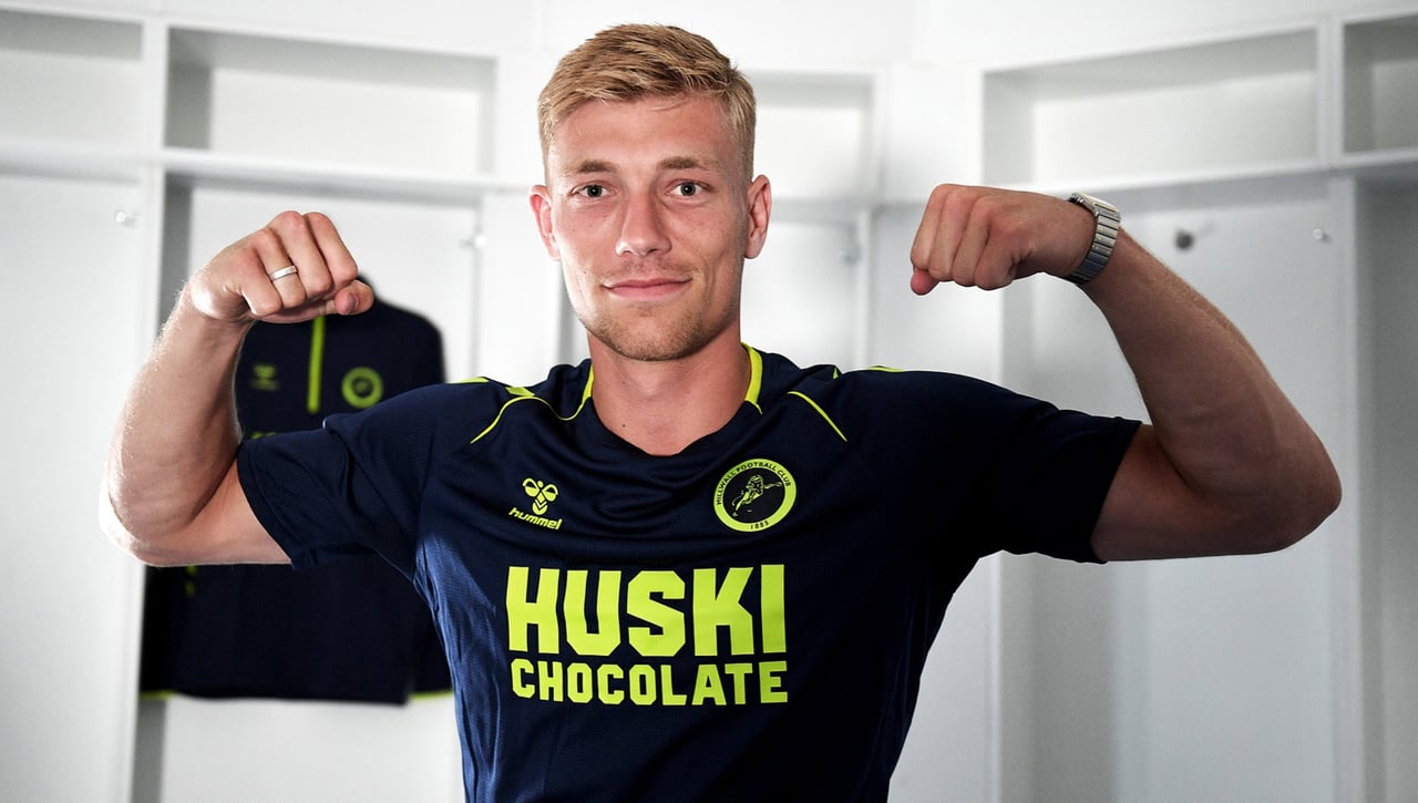 Sevilla y Lazio siguen los pasos de Flemming, la revelación del Millwall 