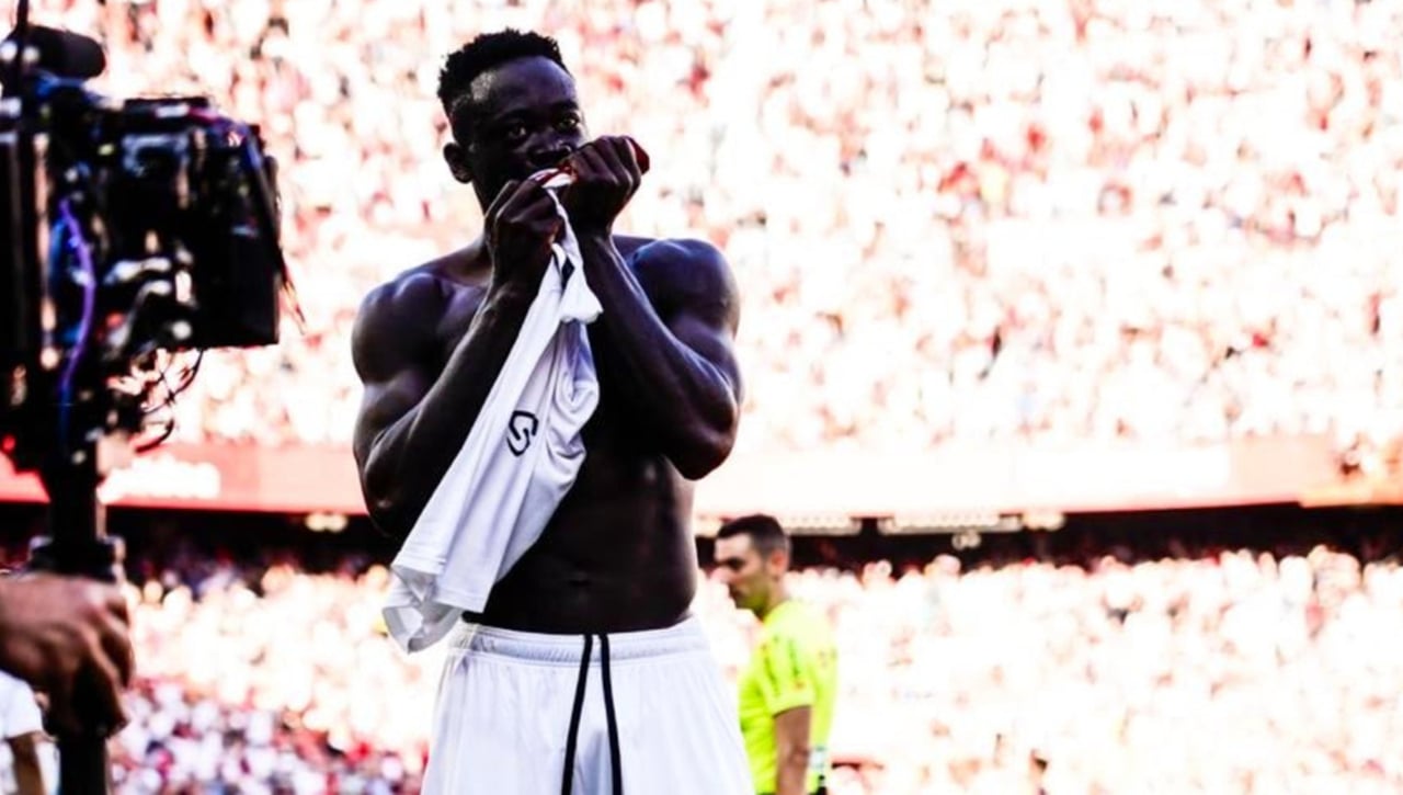 El arrebato de un ambicioso Akor Adams que se arrepiente antes de marcharse