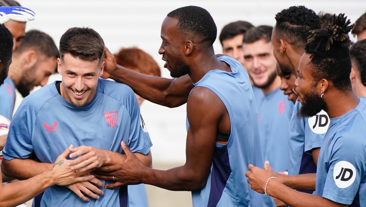 Pedro Ortiz, la gran novedad en los dorsales del Sevilla 24/25