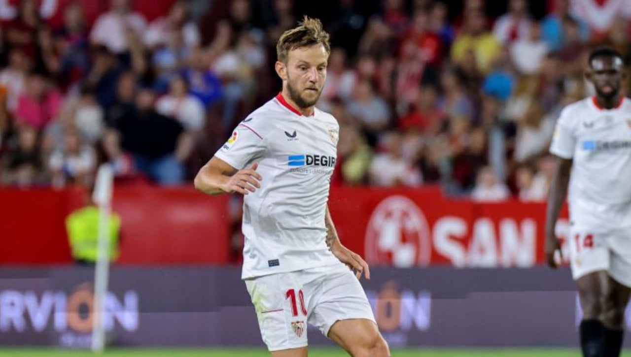 Rakitic pide perdón y diferencia entre Lewandowski y los delanteros sevillistas