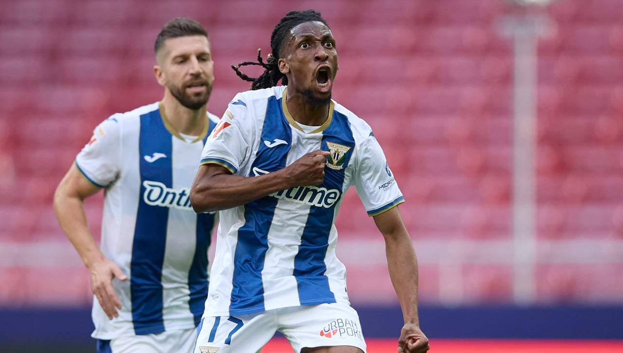 Desbandada en el centro del campo del Leganés