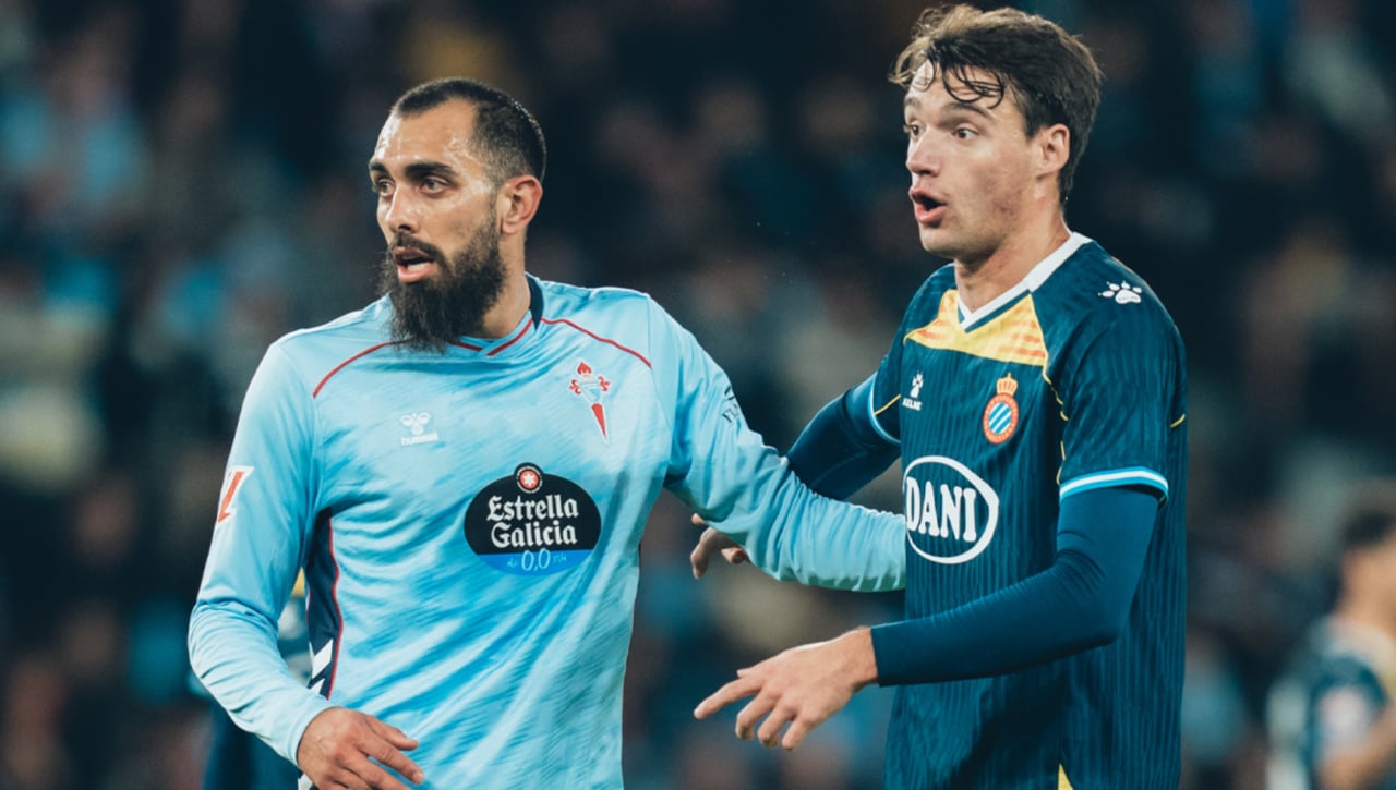 La surrealista revisión del VAR en el penalti a Borja Iglesias: "Hay fuera de juego también"