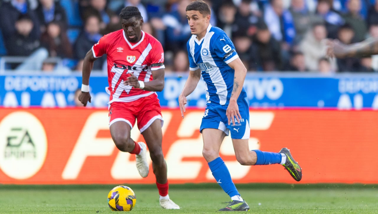 Alavés 0-2 Rayo Vallecano: Batalla le da otra alegría a Iñigo Pérez
