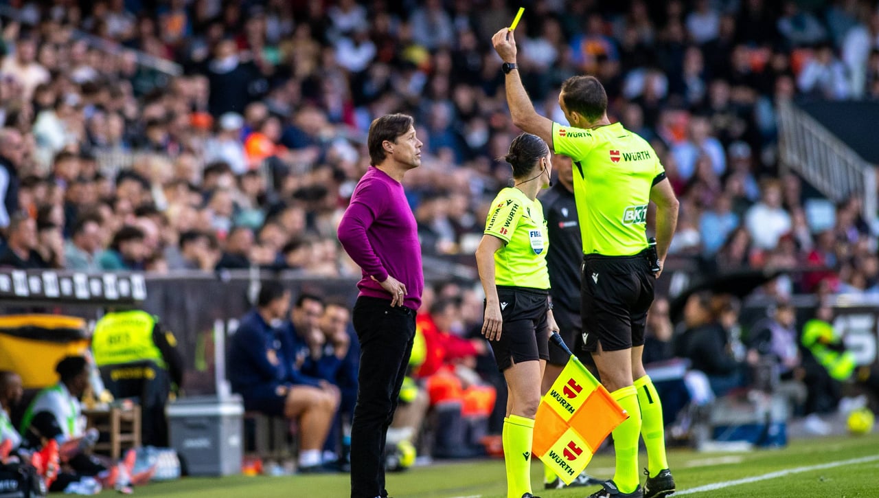 Almeyda lamenta que se escapara "por poquito", riñe a Oso y niega un comentario machista