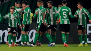 Tres salidas gratis en el Betis en verano si enero no lo remedia