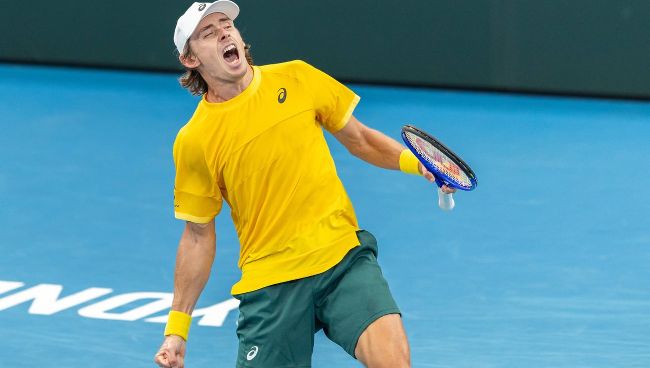 De Miñaur evita el campanazo de la Copa Davis