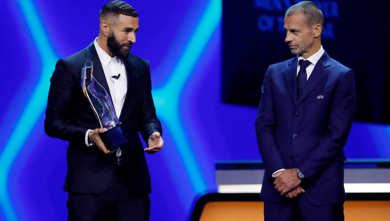 Benzema, elegido mejor jugador por la UEFA, alaba a Ancelotti con 'Mou' y Zidane en la retina