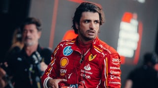 Carlos Sainz da marcha atrás con Williams y apunta a Red Bull