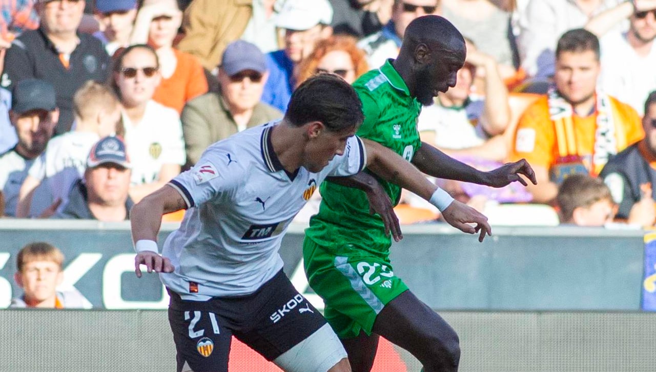 Valencia - Real Betis: Horario, canal y dónde ver en TV y online hoy el partido de LaLiga EA Sports