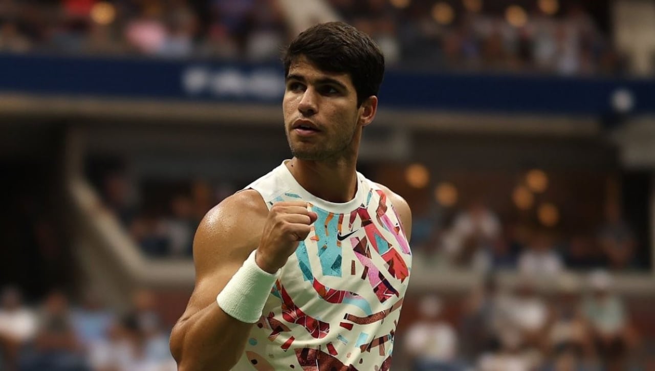 Carlos Alcaraz vence en el US Open y espera a Sinner o a Zverev