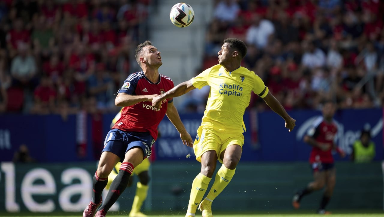 Osasuna y Cádiz pelean por un mismo objetivo