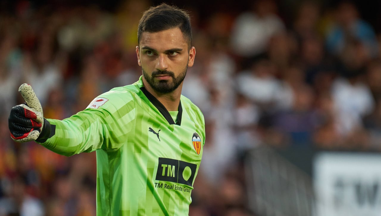 Mamardashvili da el "sí" pero el Valencia se lo piensa