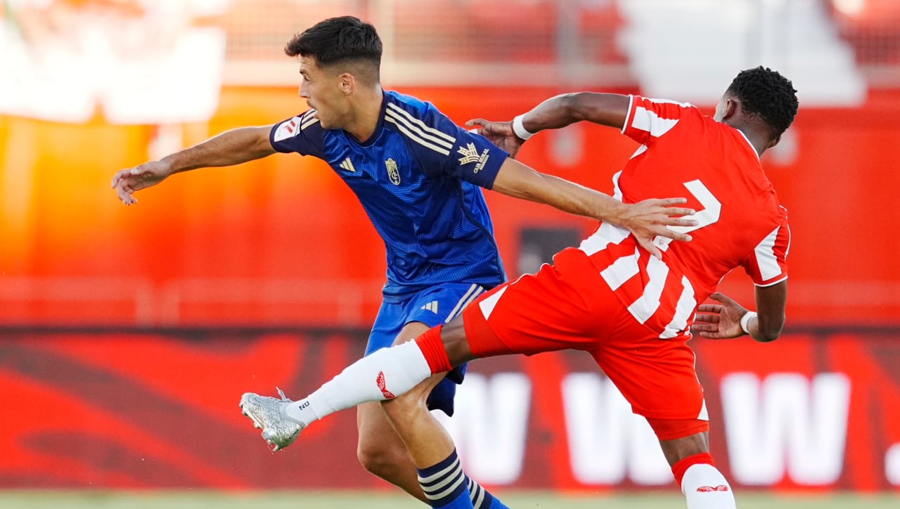 UD Almería 1-0 Granada CF: El Almería cumple ante un Granada frío