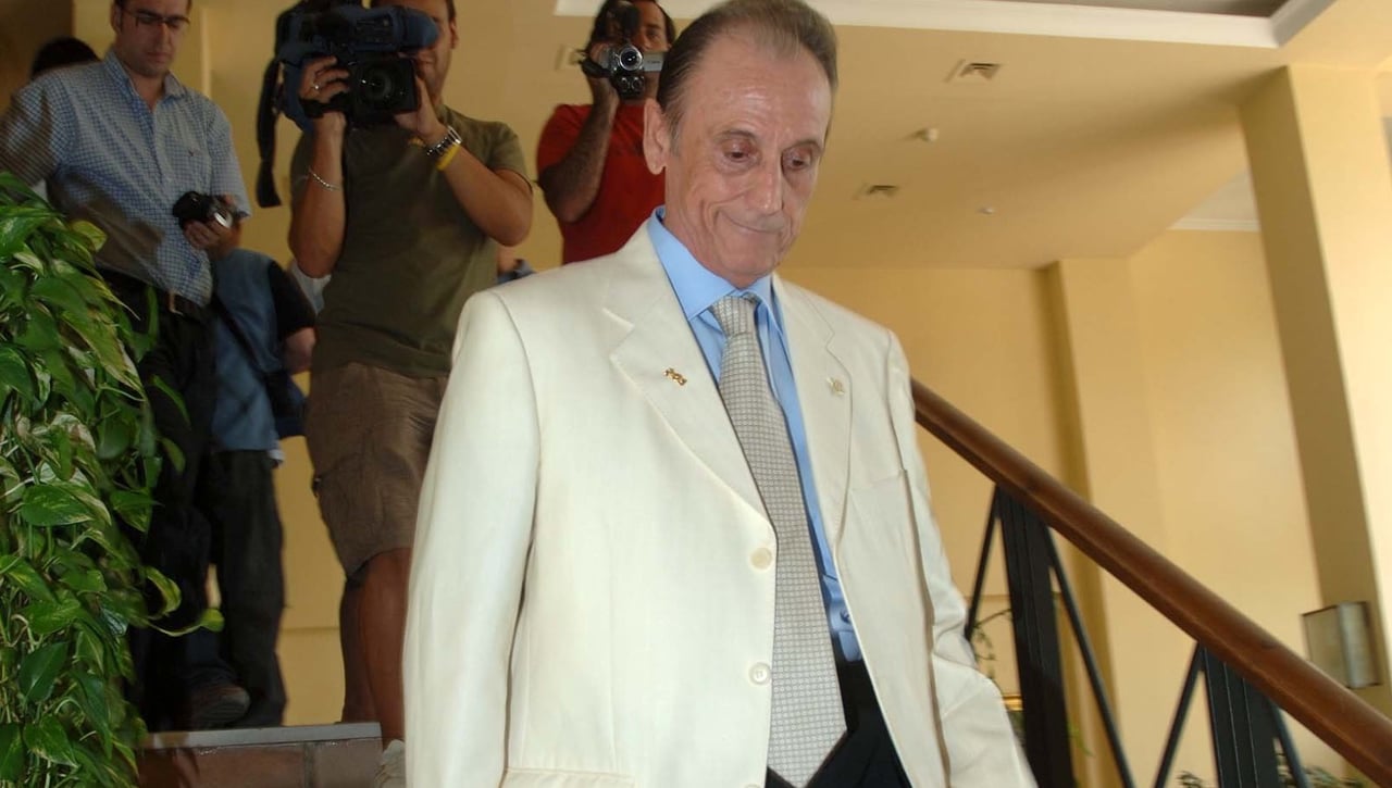 Manuel Ruiz de Lopera permanece ingresado en la UCI y su salud preocupa