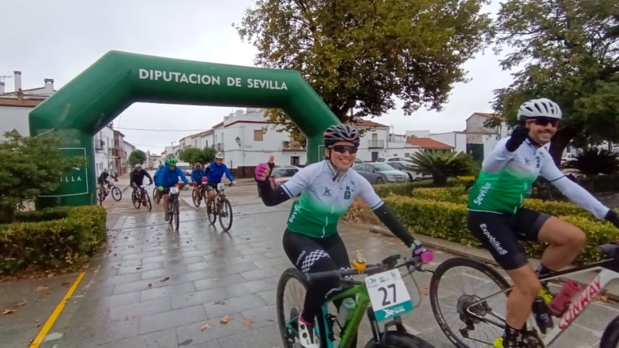Alanís reluce en la IX Marcha Cicloturista del Circuito provincial