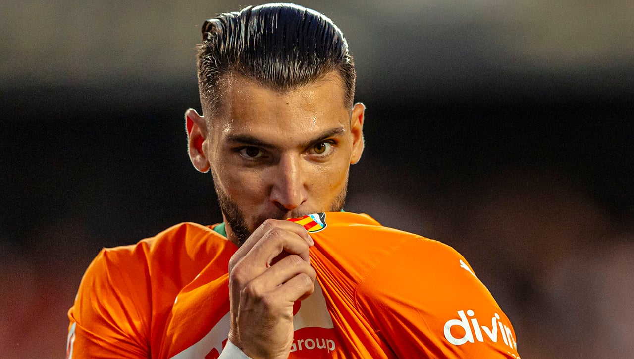 Rafa Mir resurge en el Valencia y lanza un nuevo 'dardo' al Sevilla