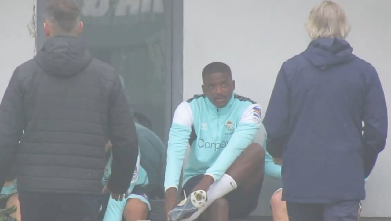 Carvalho y el Betis se pronuncian sobre lo extradeportivo mientras hay cambios en su situación deportiva