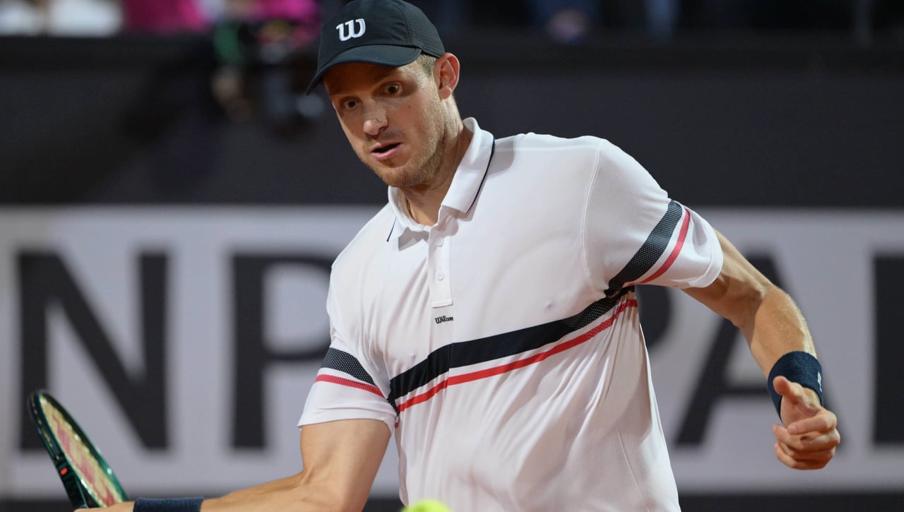 Da la campanada en Roma y está a un paso de vengar lo que hizo Nadal