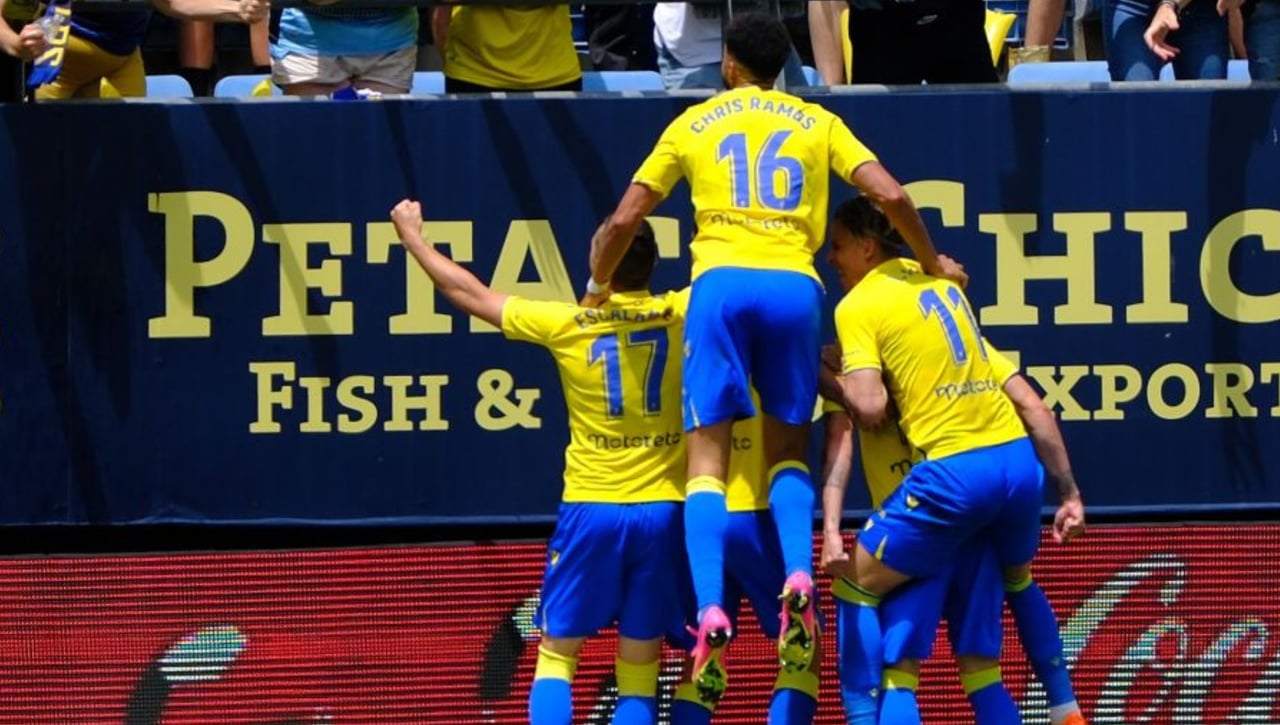 Cádiz 2-1 Valencia: Victoria capital por la permanencia