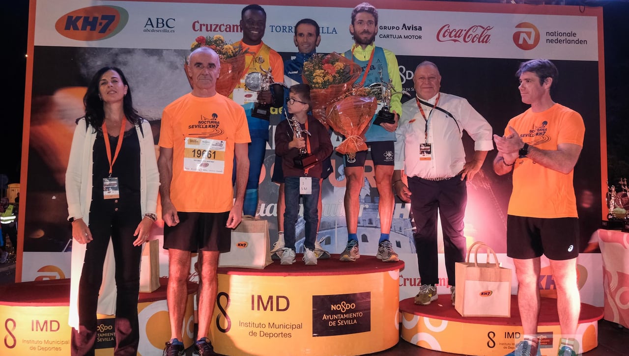 Búscate en la mejor galería de la Nocturna de Sevilla 2022