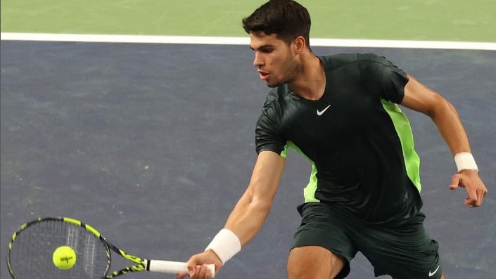 Carlos Alcaraz se apaga en Shanghái ante el vendaval de Dimitrov