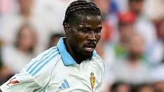 Expulsión surrealista de Akouokou en el Zaragoza que salpica al Betis 
