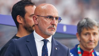 Luis de la Fuente recupera un pilar para su bloque