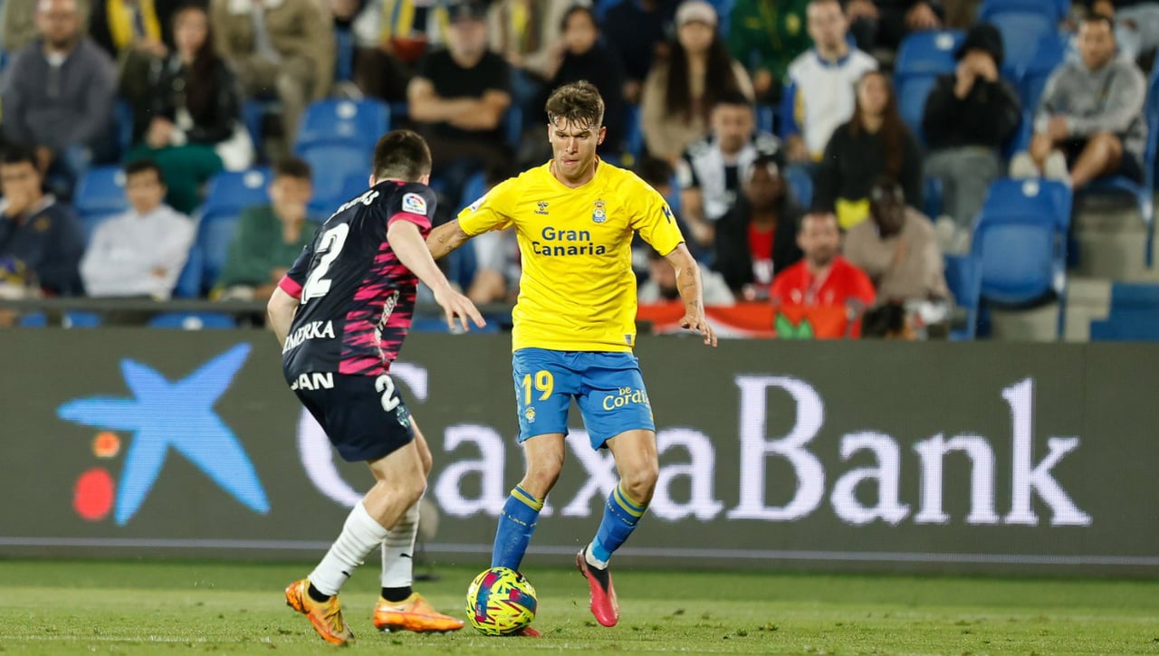 Las Palmas se rearma para buscar el ascenso a Primera