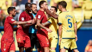 Villarreal 3-2 Sevilla: La muralla cayó por su propio peso  