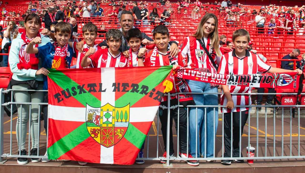 Evacuan Anfield por una falsa alarma
