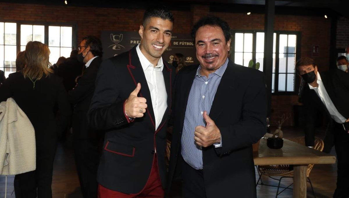 Hugo Sánchez se rinde a Mágico González