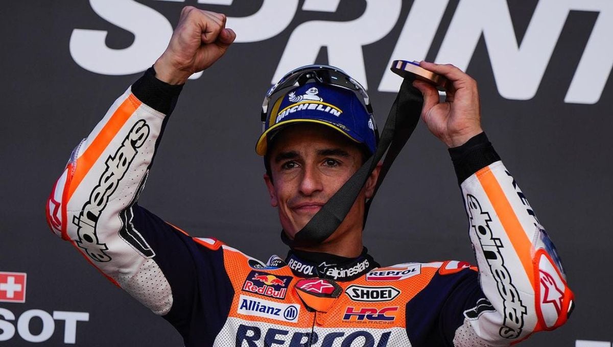 El duelo entre Marc Márquez y Bezzecchi acaba en pelea en su camión