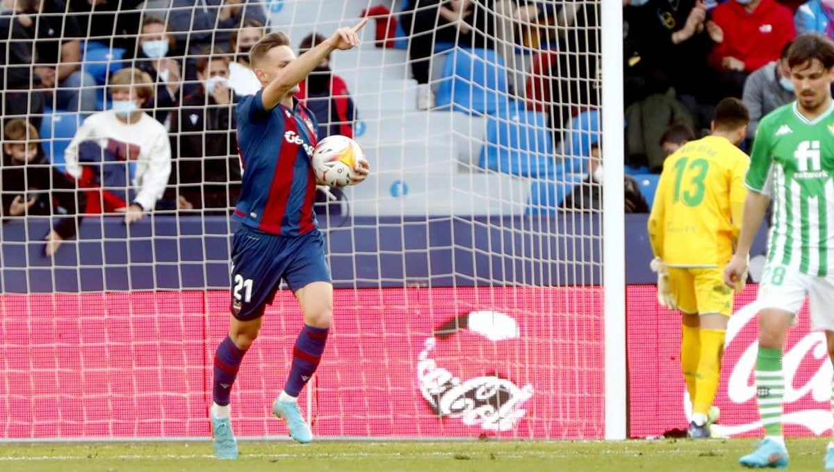 Los fichajes que espera aún Sergio González en el Cádiz