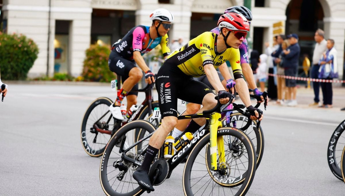 Jonas Vingegaard se cae y da el golpe en La Vuelta