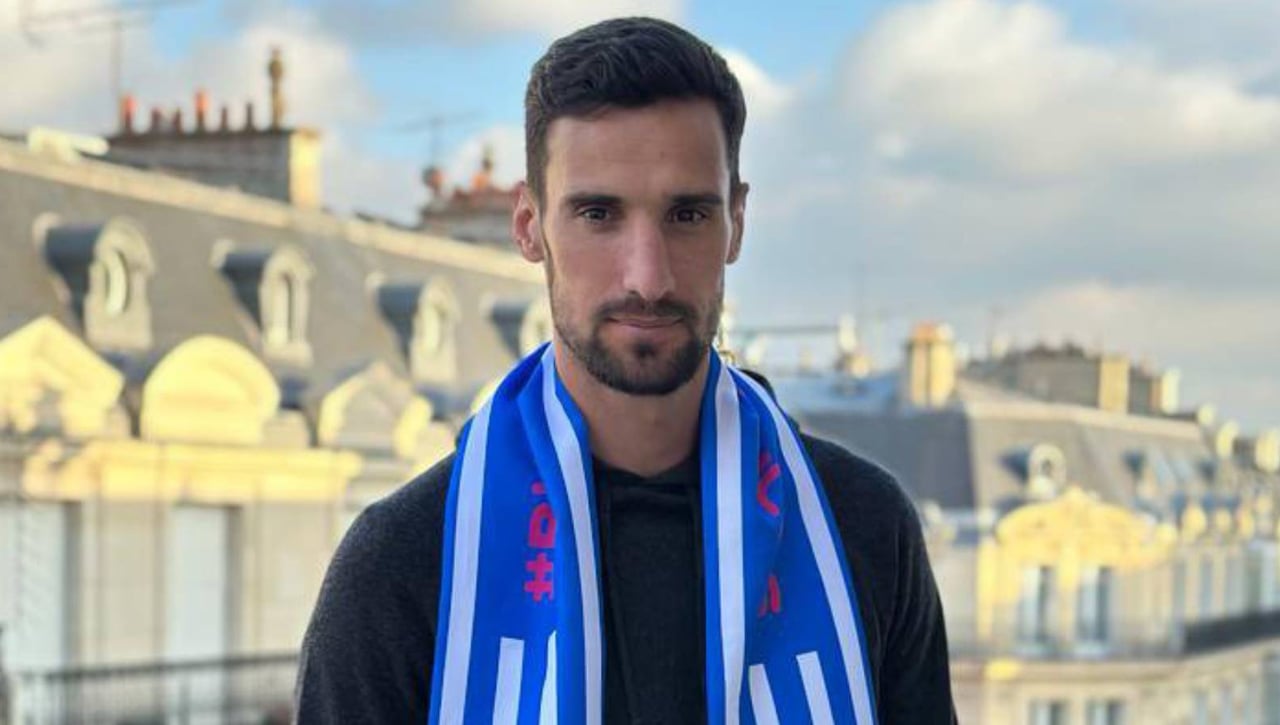 La primera imagen de Sergio Rico en el hospital