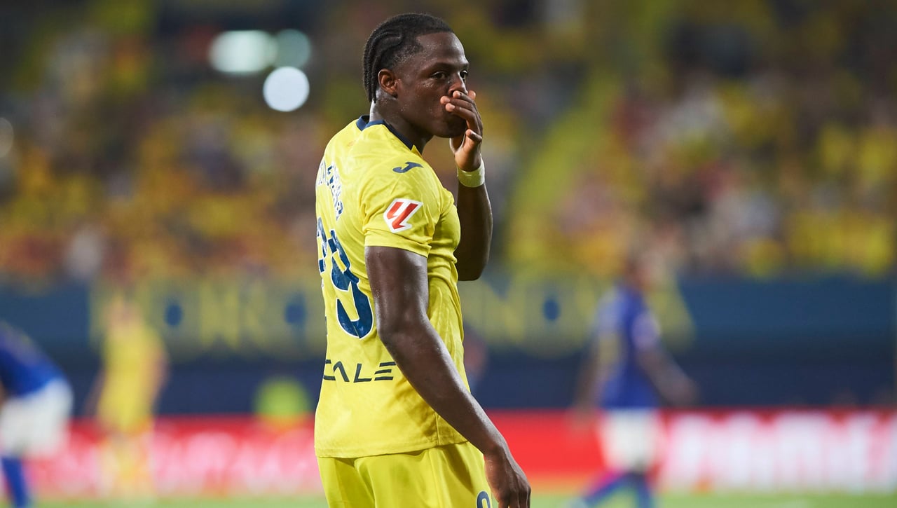 Etta Eyong espera la decisión del Villarreal mientras siguen apareciendo clubes interesado en su fichaje