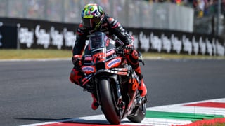 Aprilia le pone la alfombra a Jorge Martín