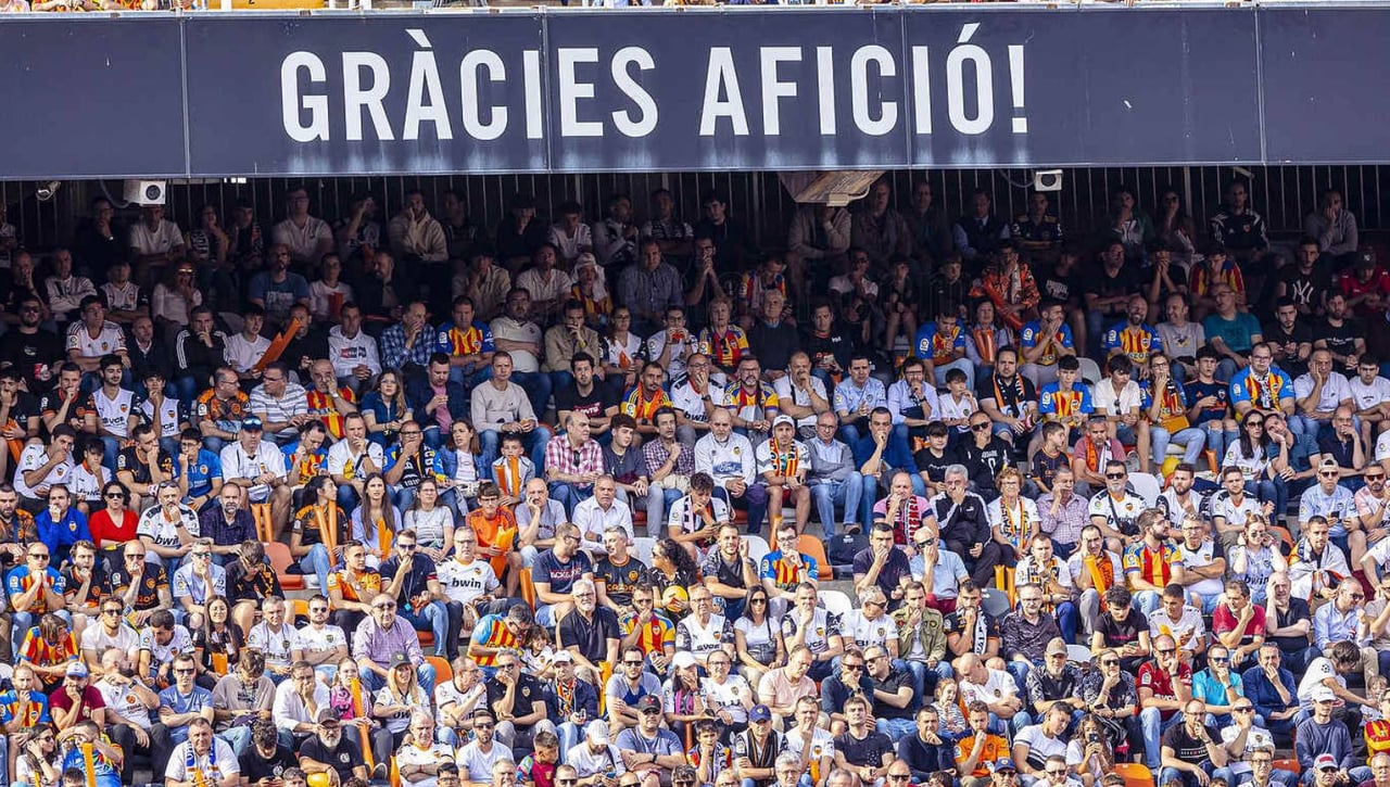 Cömert se libra en el Valencia-Real Madrid, pero Mestalla no