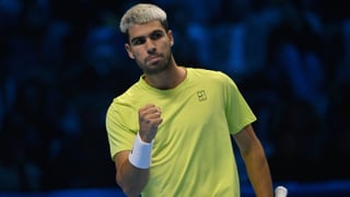Alcaraz - Aliassime: resultado y resumen de la semifinal de las ATP Finals 2025 de Carlos Alcaraz en vivo online