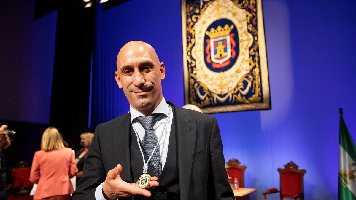 Motril se plantea 'expulsar' a Rubiales